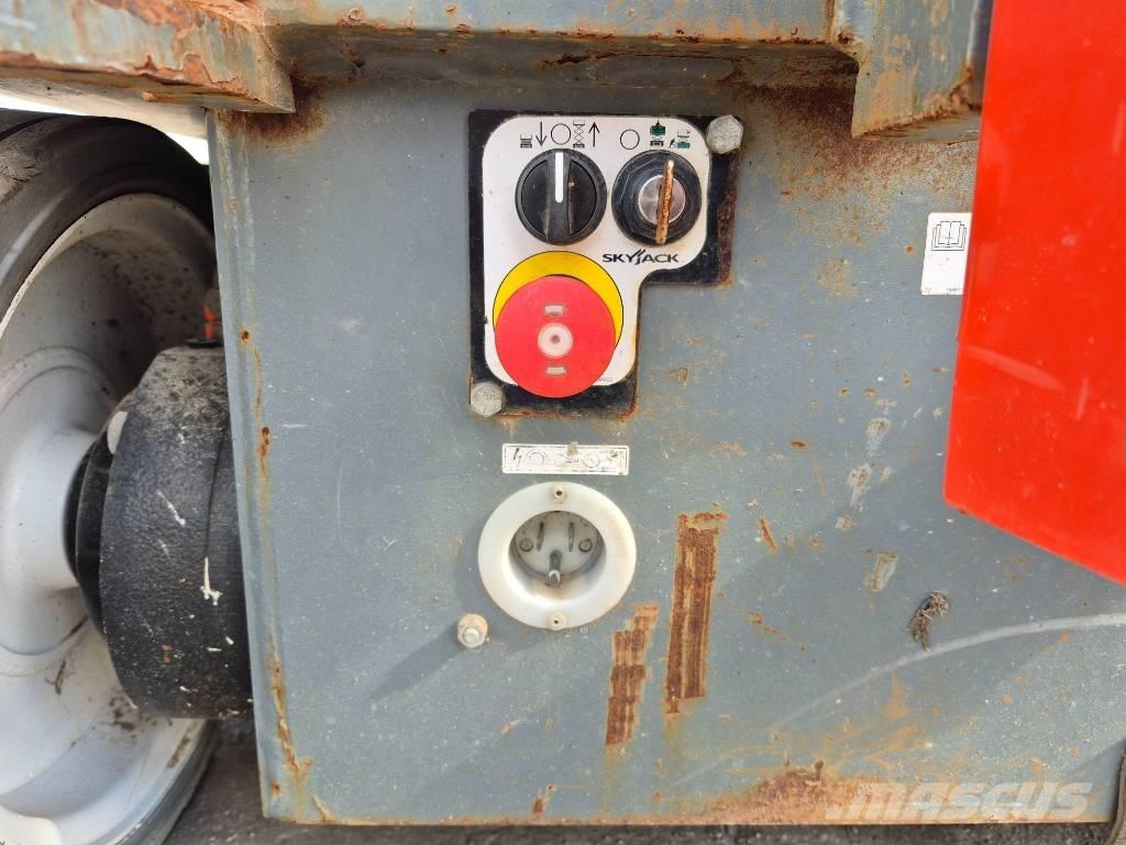 SkyJack SJ 4740 Schaarhoogwerkers