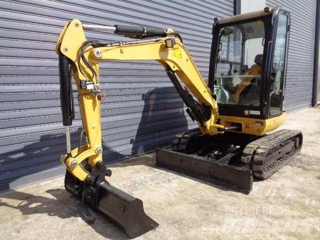 CAT 302.7 D Minigraafmachines < 7t