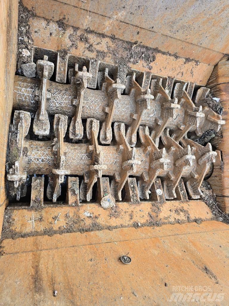 Haas Tyron 2000 XL Shredders