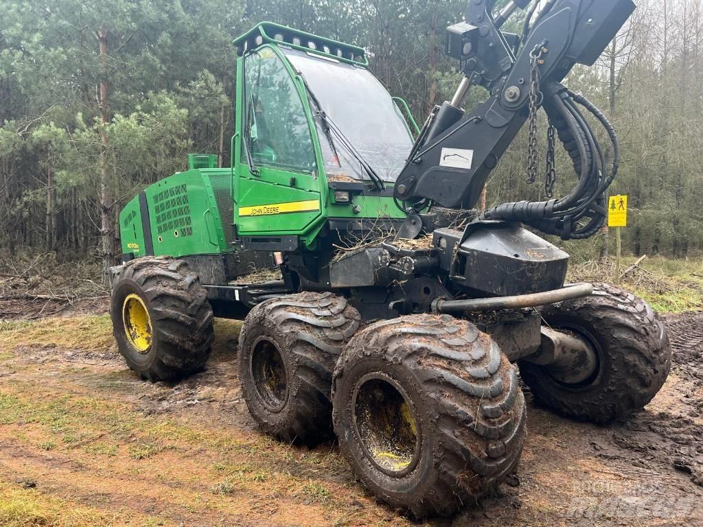 John Deere 1070 D Harvesters