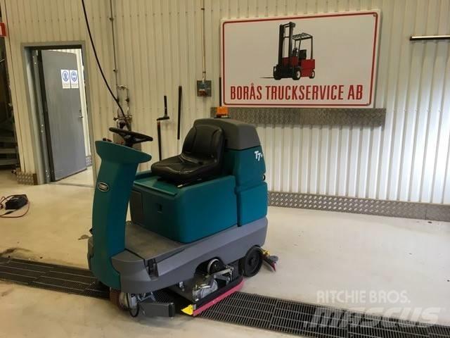 Tennant T 7 + Veegschrobmachines