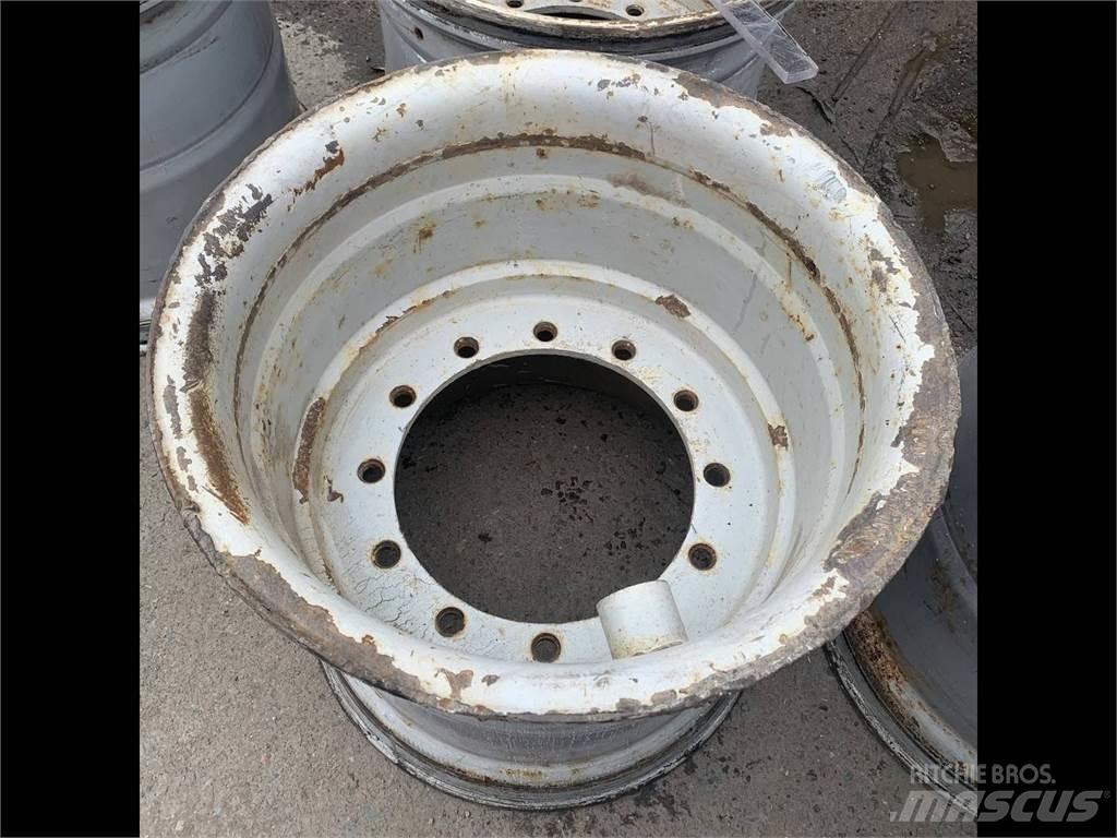 Gremo 1350 24x26,5 Banden, wielen en velgen