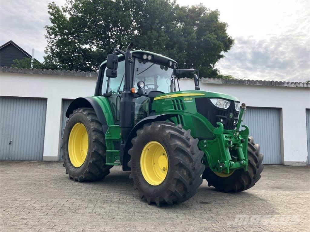 John Deere 6120M Tractoren
