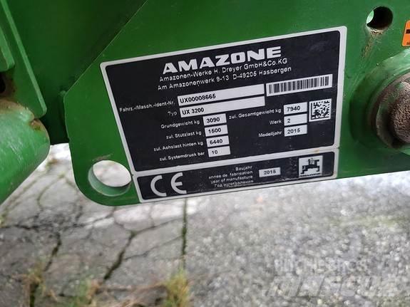 Amazone UX3200 Zelfrijdende spuitmachines