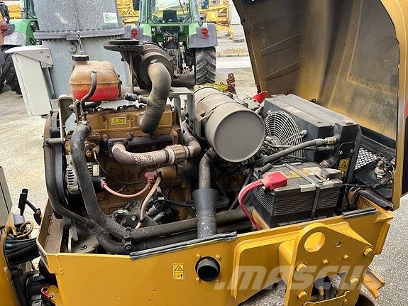 CAT CB34B Asfaltafwerkmachines