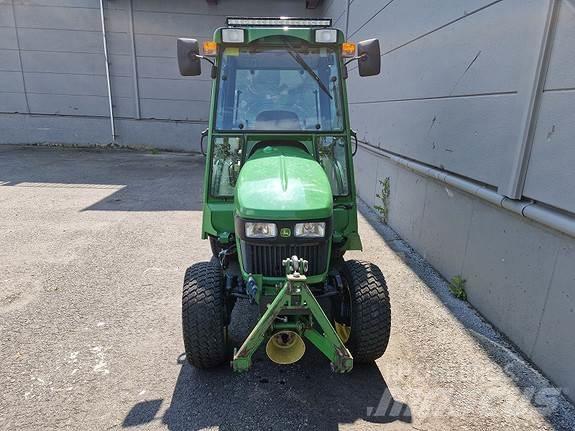 John Deere 2032R Tractoren