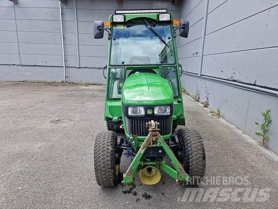 John Deere 2032R Tractoren