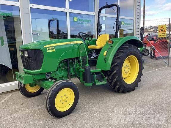 John Deere 5055E Tractoren