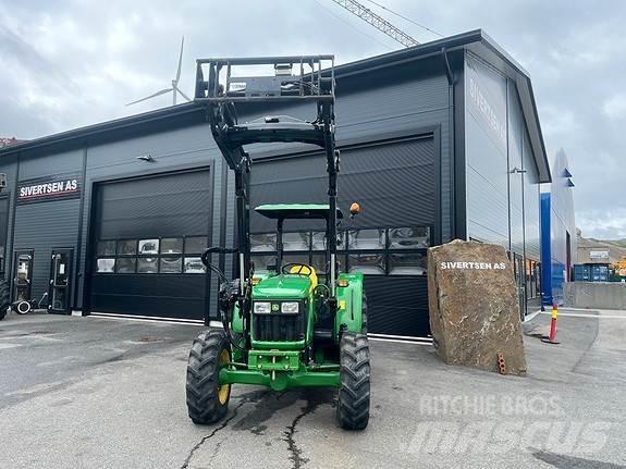 John Deere 5055E Tractoren