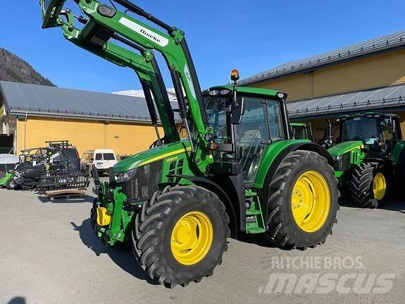 John Deere 6120M Tractoren