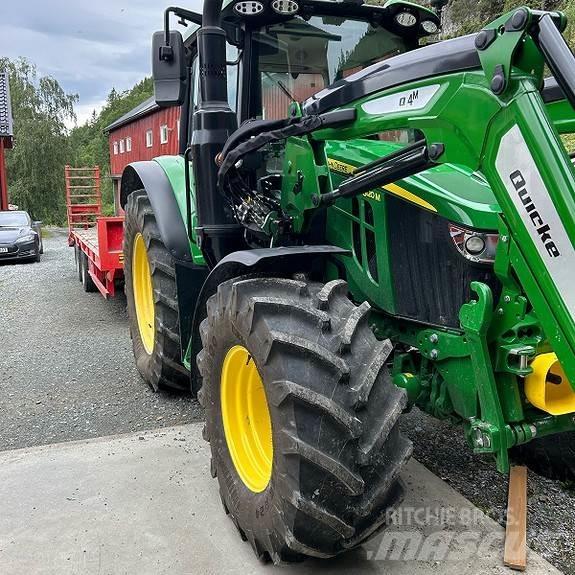 John Deere 6120M Tractoren