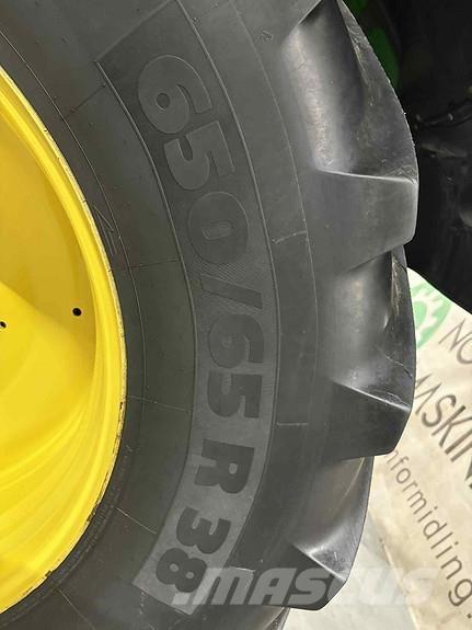 John Deere 6155R Tractoren