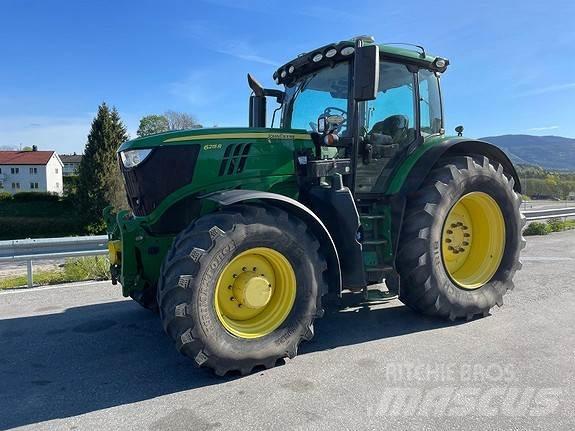 John Deere 6215 R Tractoren