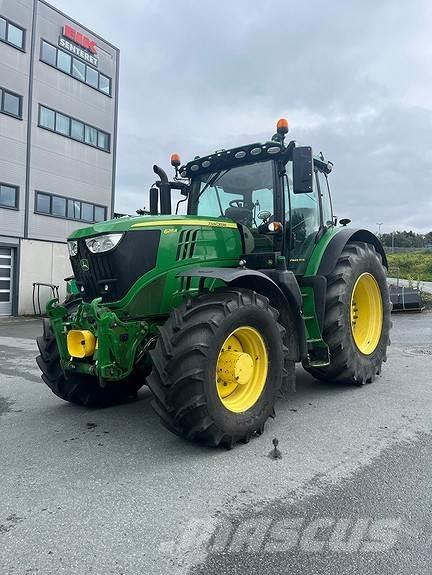 John Deere 6215R Tractoren