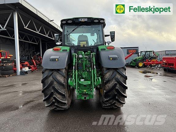 John Deere 6R 215 Tractoren