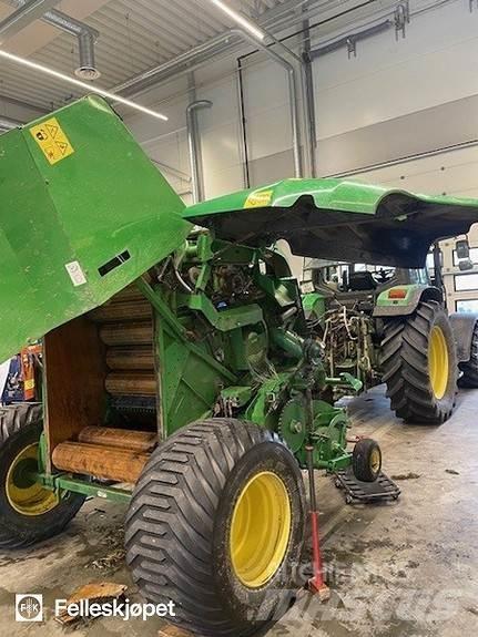 John Deere F441 Ronde-balenpersen