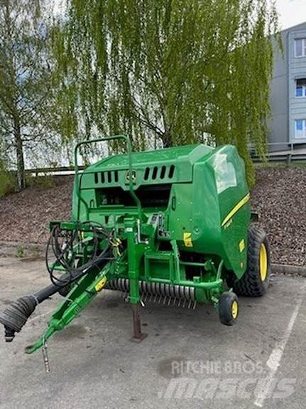 John Deere F441 Ronde-balenpersen