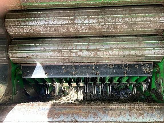 John Deere F441 Ronde-balenpersen