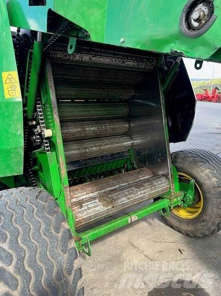 John Deere F441 Ronde-balenpersen