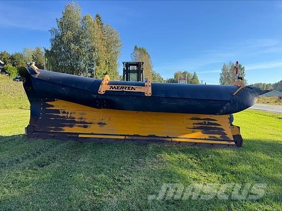 Meiren 2011 Sneeuwschuivers en -ploegen