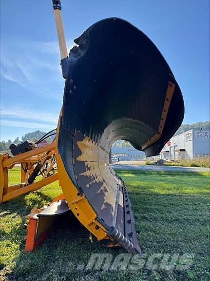 Meiren 2011 Sneeuwschuivers en -ploegen