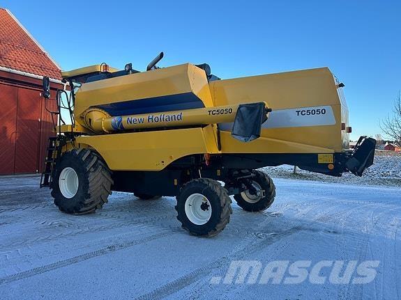 New Holland TC5050 Maaidorsmachines