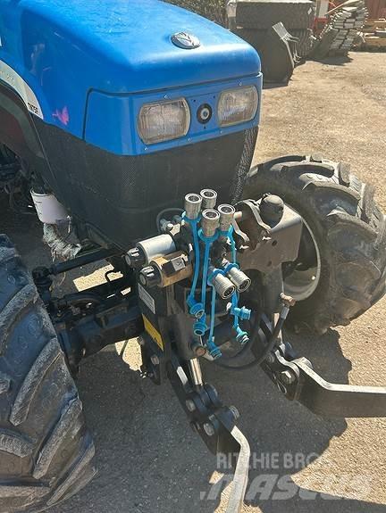 New Holland TN75FA Tractoren