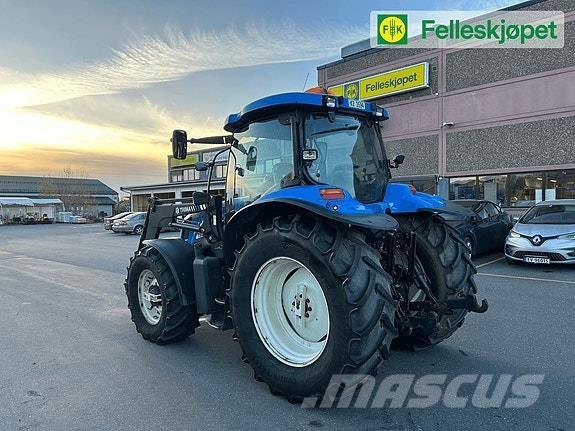 New Holland TS135A Tractoren