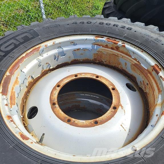 Nokian TRI 2 Banden, wielen en velgen