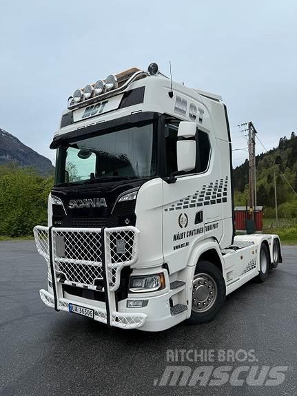 Scania S730 6x2 Trekkers