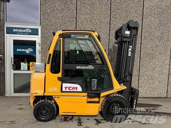 TCM FD25 Diesel heftrucks