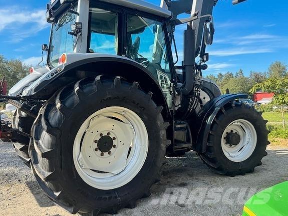 Valtra 142 Direct Tractoren