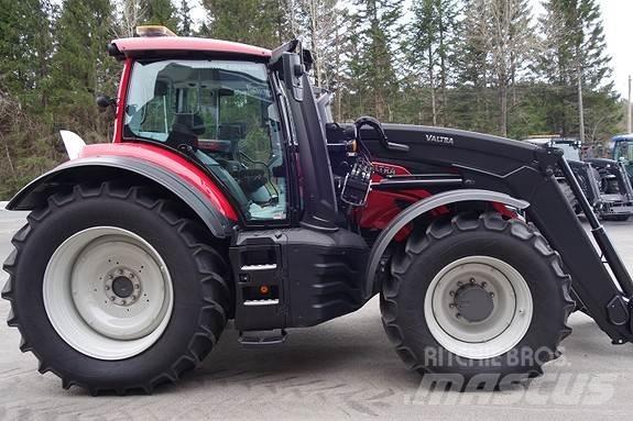 Valtra 235 Direct Tractoren