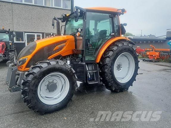 Valtra A114 Tractoren