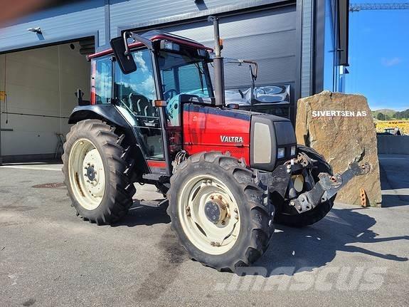 Valtra A75 - 4 Tractoren