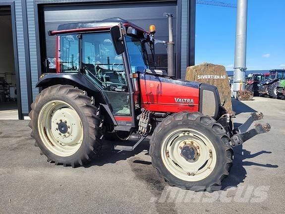 Valtra A75 - 4 Tractoren