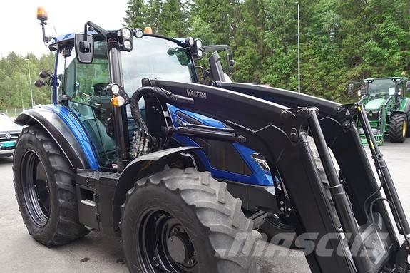 Valtra G125 Aktive Tractoren