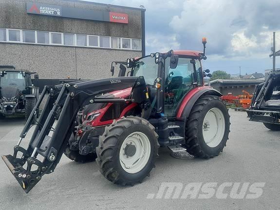 Valtra G135 Active Tractoren