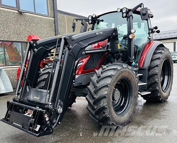 Valtra G135 Active Tractoren