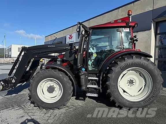 Valtra G135 Versu Tractoren