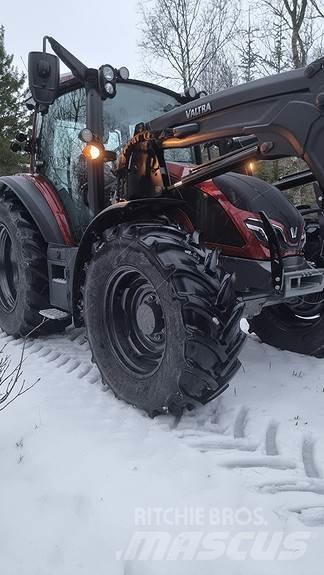 Valtra G135A Tractoren