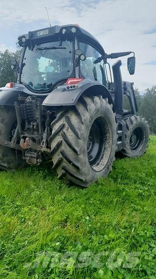 Valtra N174 Tractoren