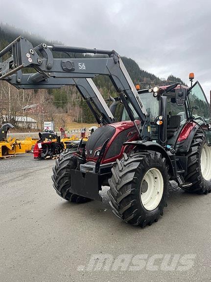 Valtra N174 Versu Tractoren