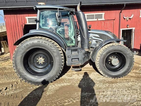 Valtra T 234 Versu Tractoren