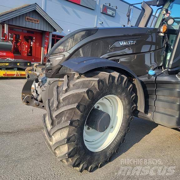 Valtra T 254 Tractoren