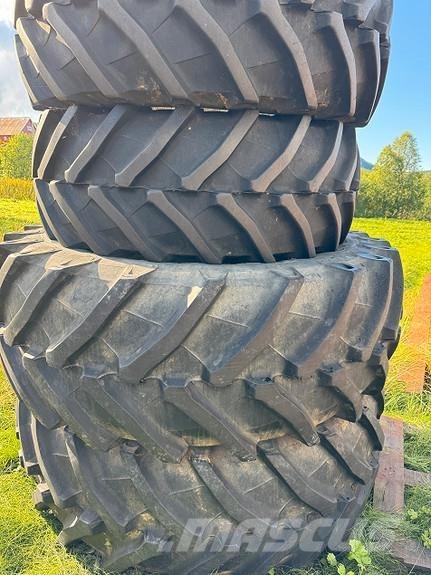 Valtra T214 Versu Tractoren