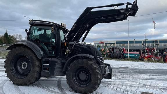 Valtra T235 Tractoren