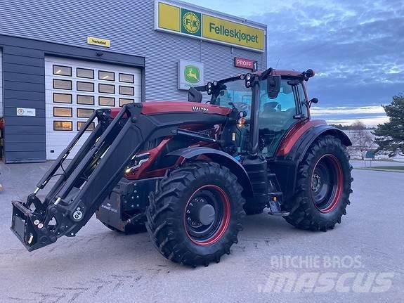 Valtra T235 Tractoren