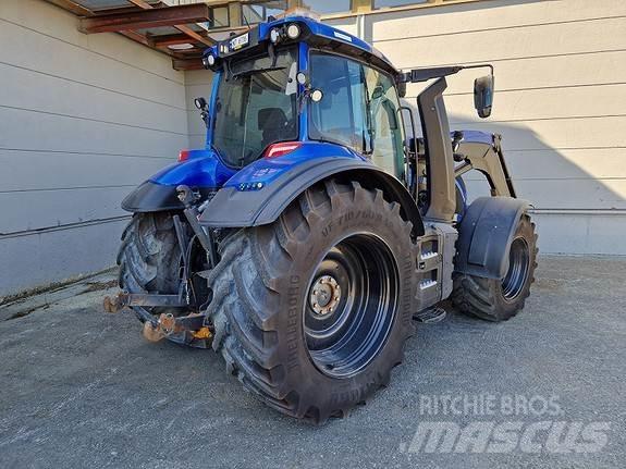 Valtra T235 Tractoren