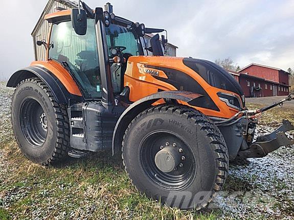 Valtra T255 Tractoren